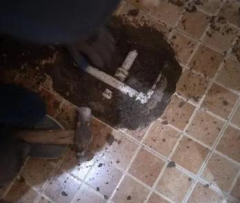 振兴卫生间漏水维修公司为您分享下卫生间渗水如何处理及注意事项